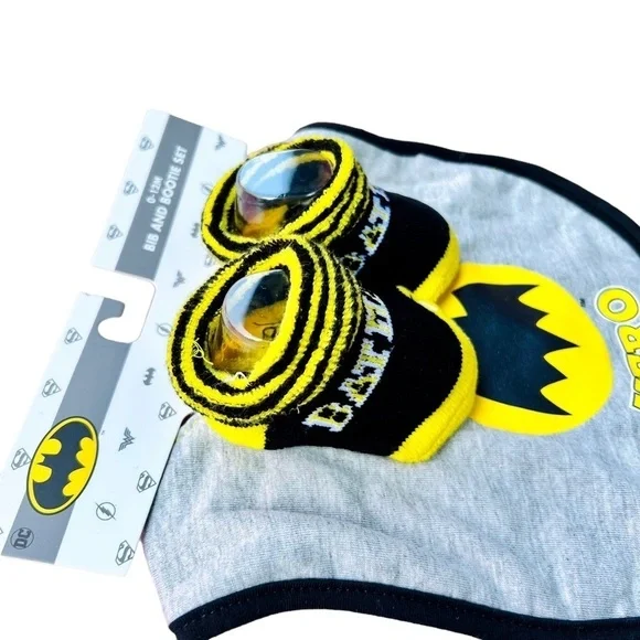 DC Comics Batman Baby Bootie + Hat Set - Picture 2 of 6